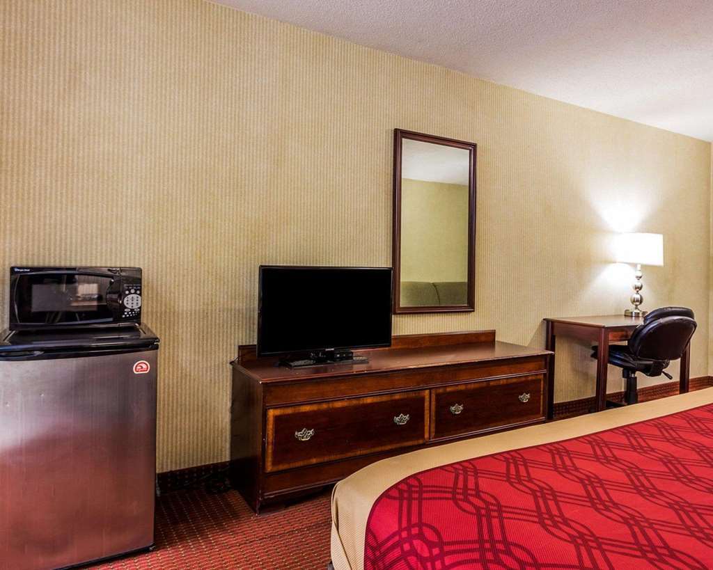 Econo Lodge Inn & Suites Matthews - Charlotte Room photo