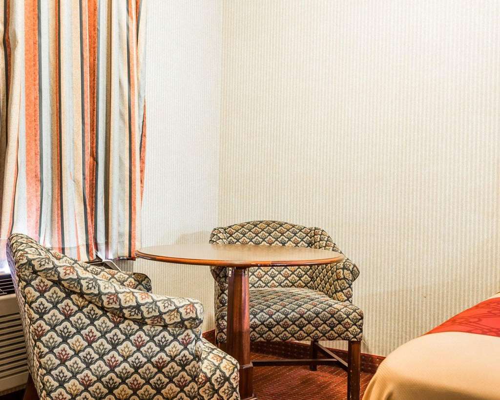 Econo Lodge Inn & Suites Matthews - Charlotte Room photo